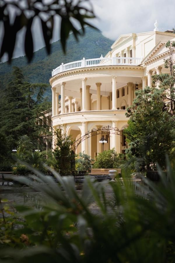 Отель Amra Park-hotel & Spa Гагра