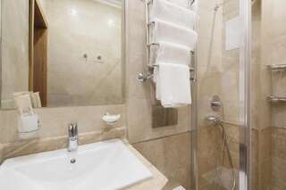 Отель Amra Park-hotel & Spa Гагра Люкс без балкона-9